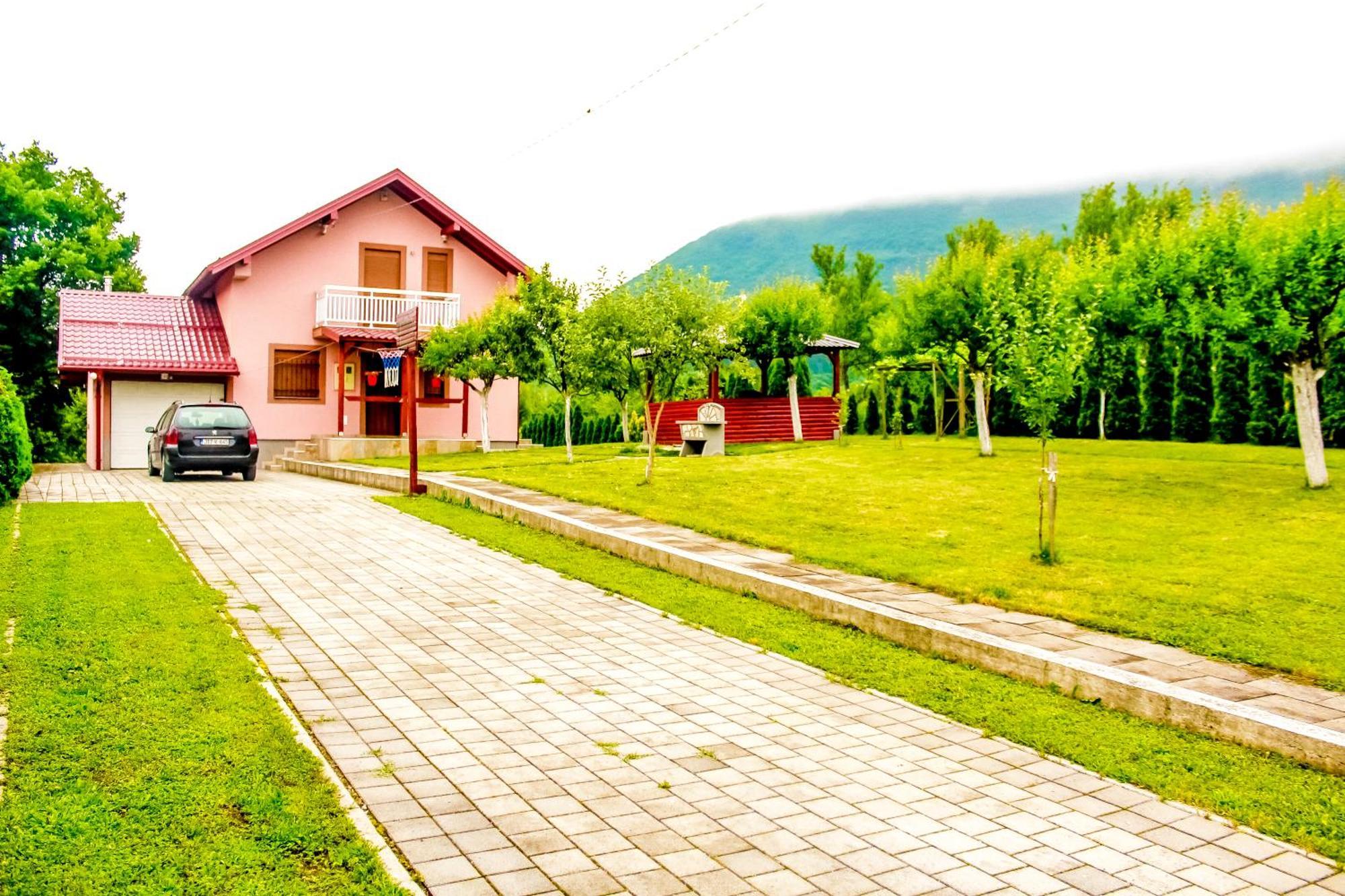 Villa Usivak For Green Quiet Holiday Near Sarajevo#Travellerawards2025 ภายนอก รูปภาพ